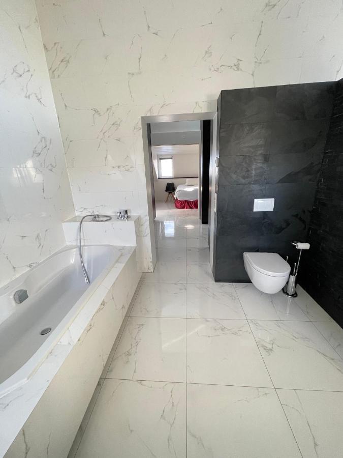 Big Villa Centrally Located In เรคยาวิก ภายนอก รูปภาพ